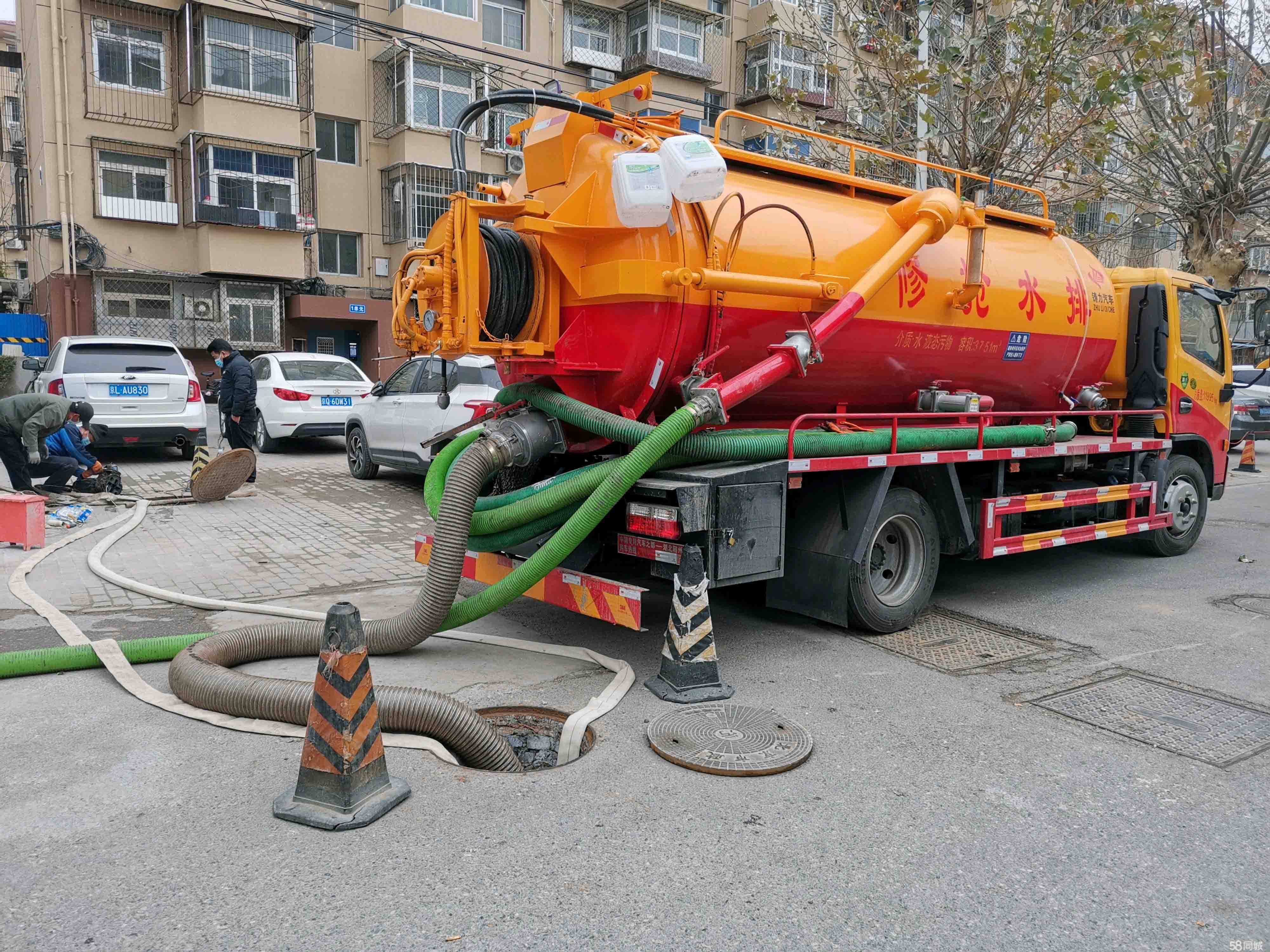 吊罗山乡抽粪吸污